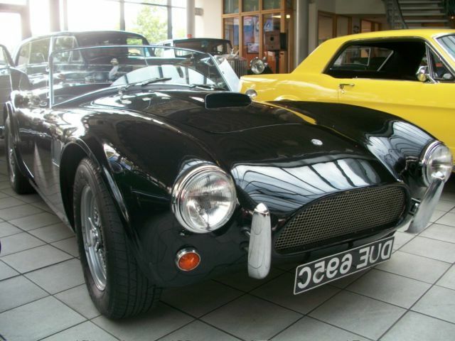 Cobra BRA-Werksbau V8 mit historischer Rennwagen-Optik