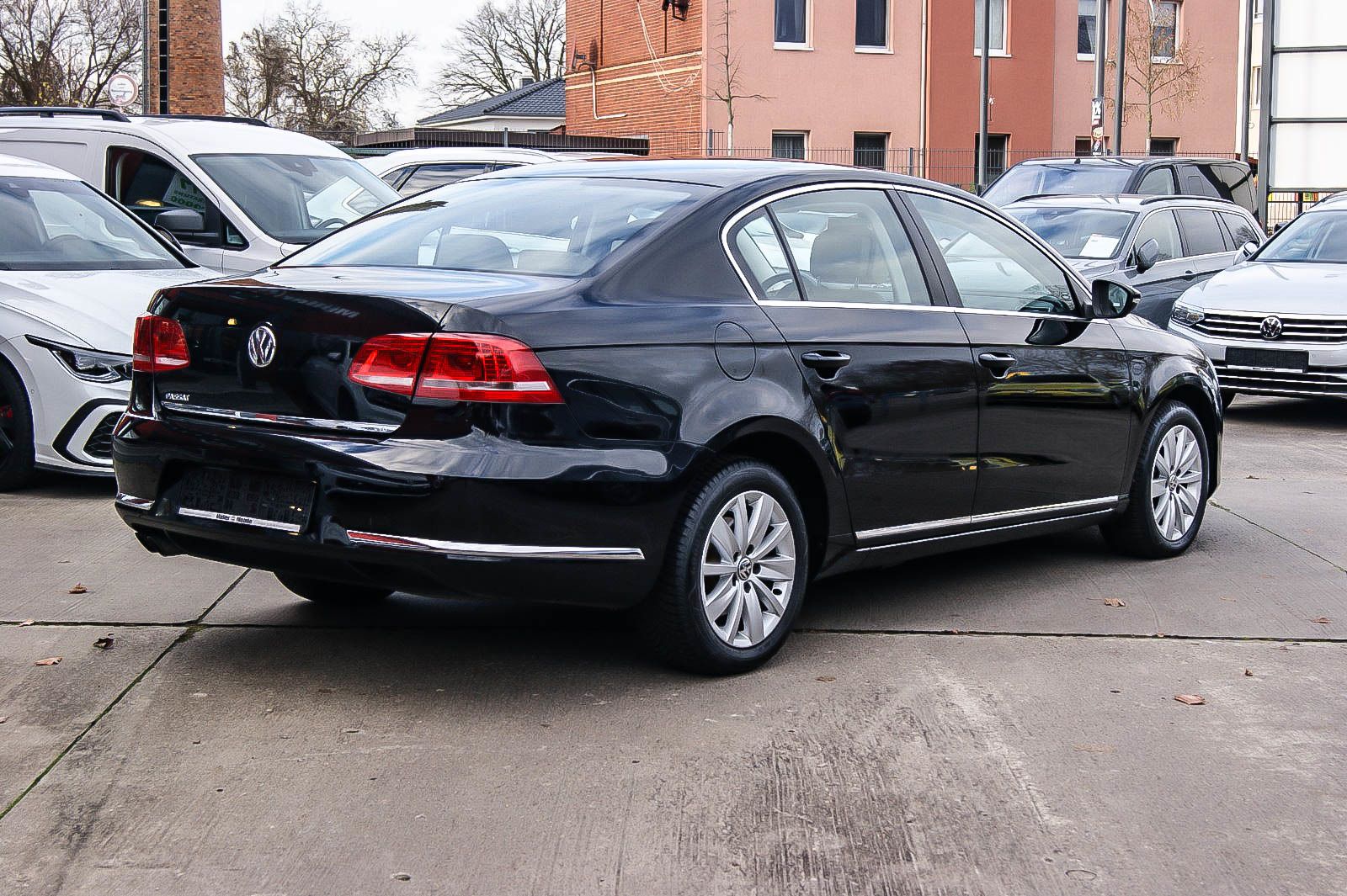 Fahrzeugabbildung Volkswagen Passat Lim 1.8TSI DSG XENON PDC BUSINESS WINTER