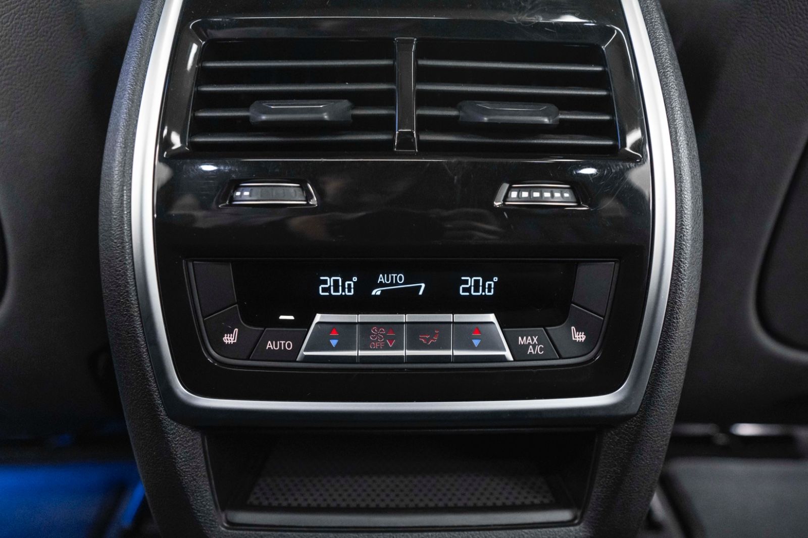 Fahrzeugabbildung BMW X5 xDrive40i M-Sportpaket HUD 360° H&K LED PDC