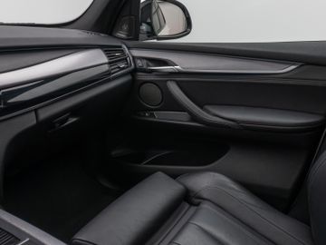 Fahrzeugabbildung BMW X5 xD40d M Sport Kamera Panorama HUD DAB H/K AHK