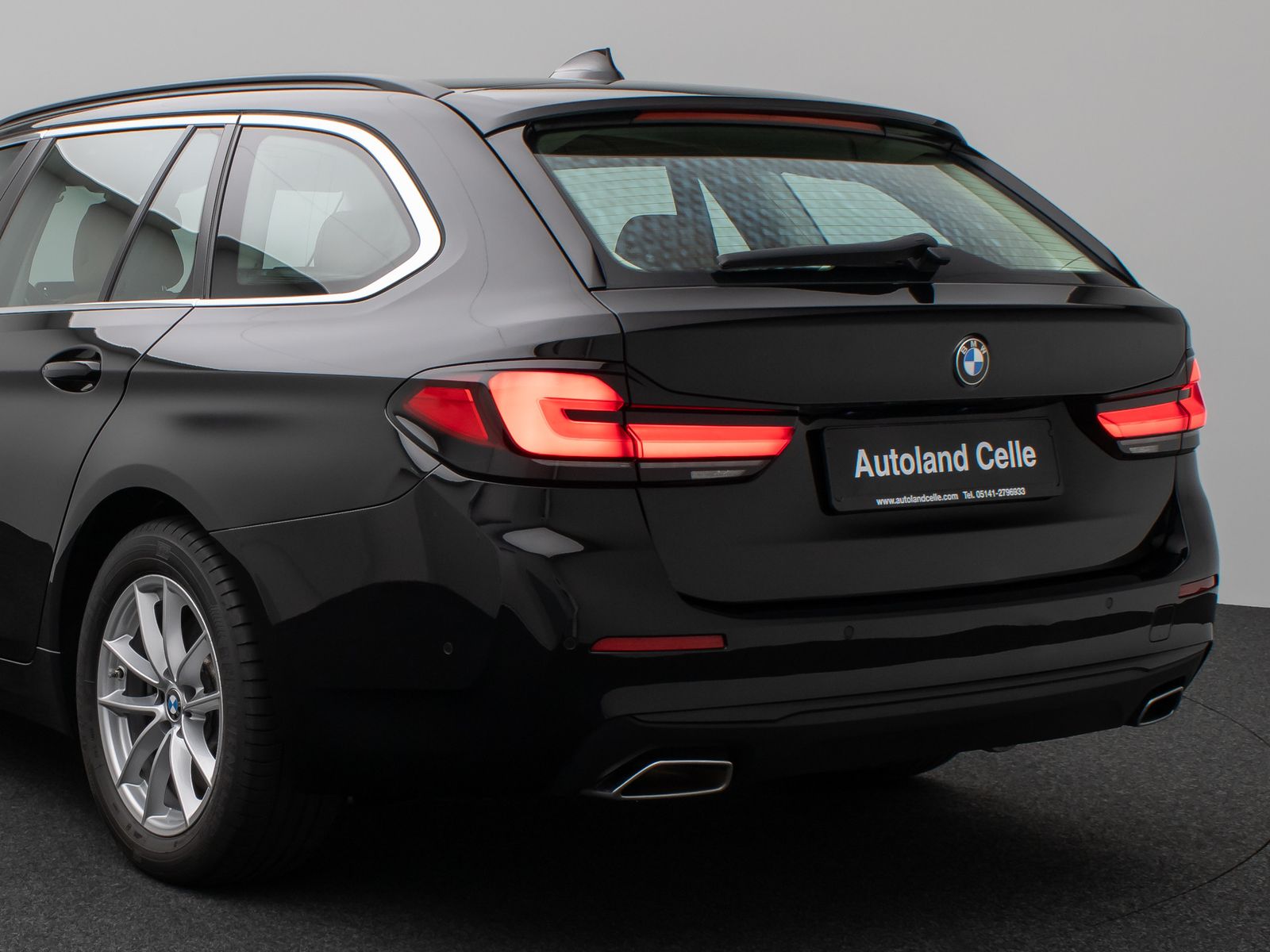 Fahrzeugabbildung BMW 540i xD Laser HUD DAB HiFi AHK Komfort Alarm