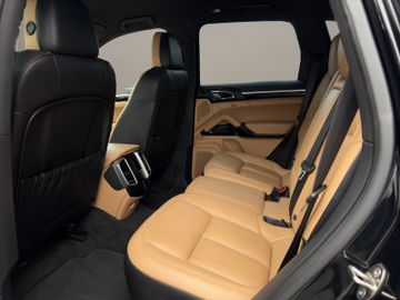 Porsche Cayenne - 9