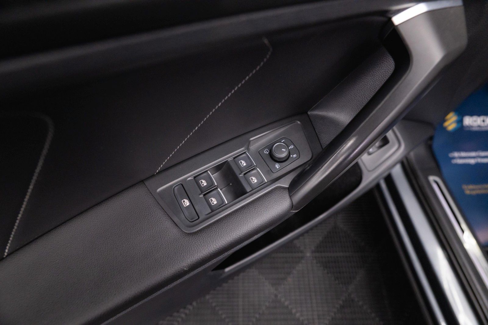Fahrzeugabbildung Volkswagen Tiguan Allspace R-Line 4Motion HUD | PANO | ACC