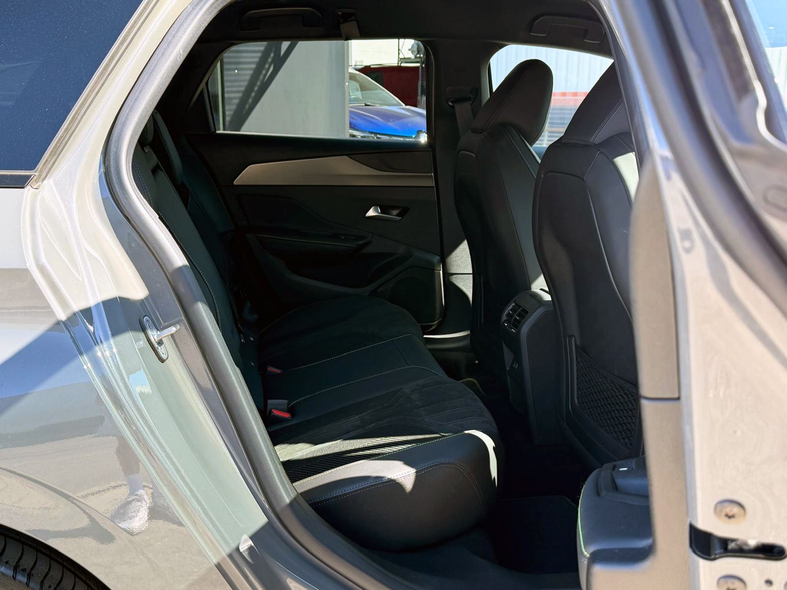 Fahrzeugabbildung Peugeot 308 GT Autom. Plug-In ACC KAM PDC NAV LED LHZ