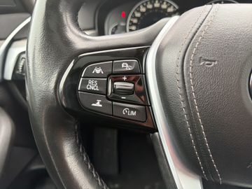 BMW 530 D xDrive PANONAVITEMPOMATAHK