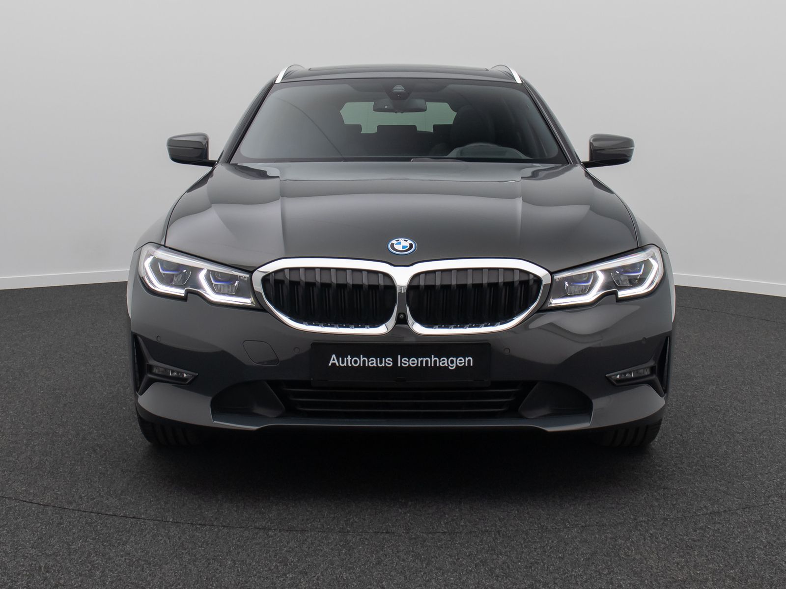 Fahrzeugabbildung BMW 330e SAG Laser 360°DAB HUD Komfort AHK Sport 18"