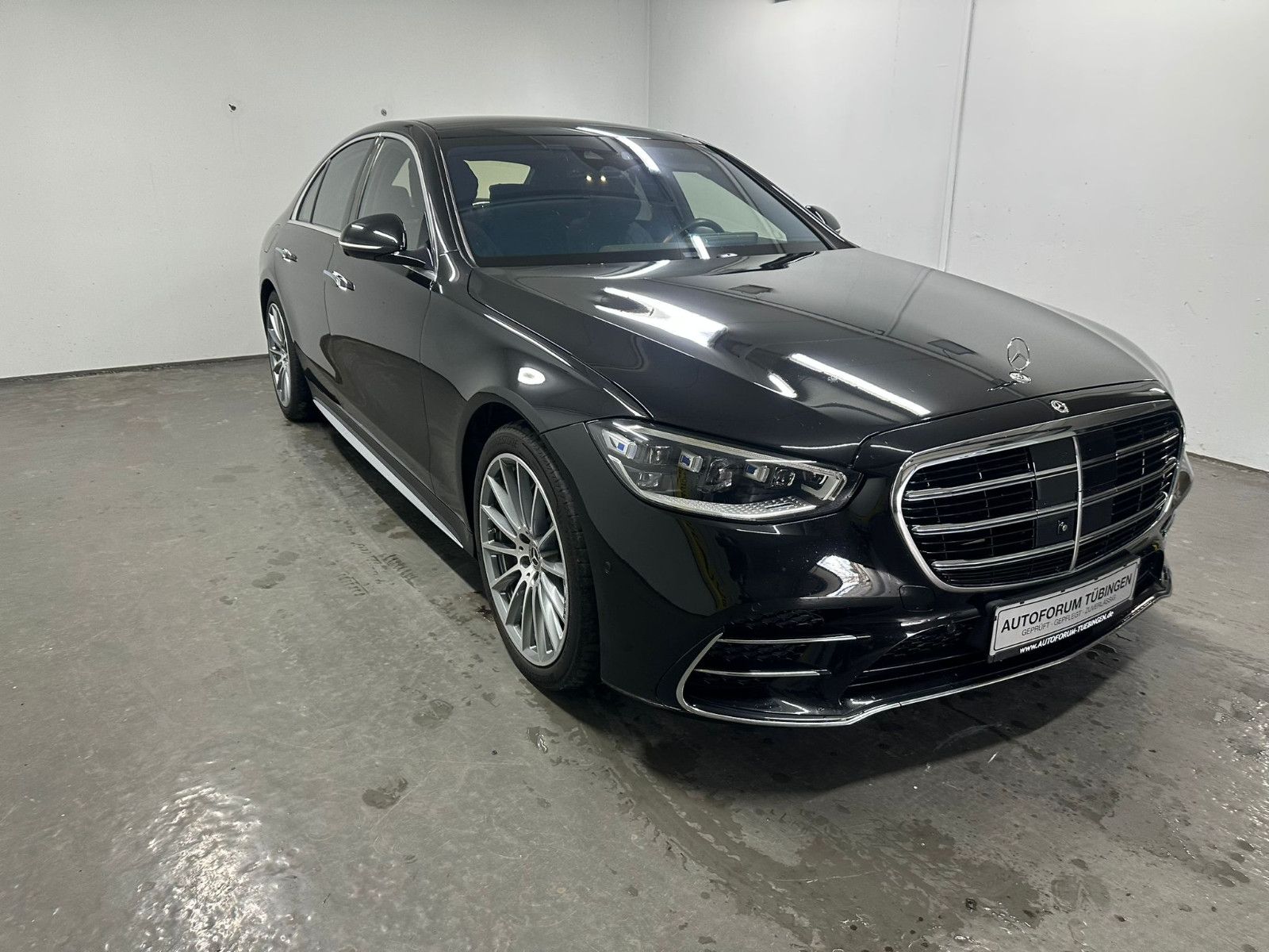 Fahrzeugabbildung Mercedes-Benz S 580 e 4MATIC*AMG-LINE*HEADUP*PANORAMA*