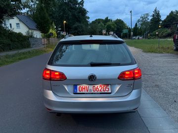 Volkswagen Golf - 6