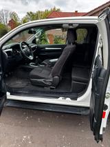 Toyota Hilux - weiße Toyota Hilux