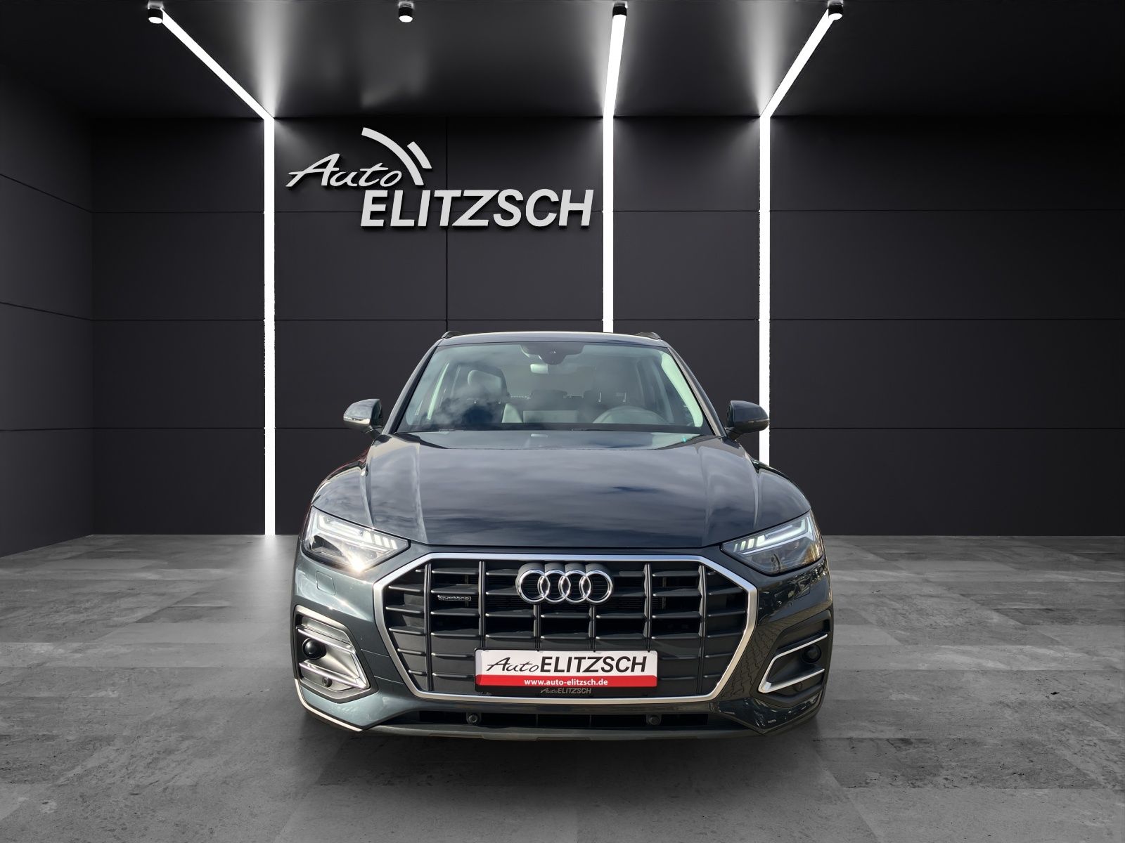 Fahrzeugabbildung Audi Q5 50 TFSI e quattro Matrix AHK RFK ACC SHZ