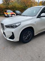 BMW xDrive30 M Sport AHK Harman/K - BMW iX1 von privat