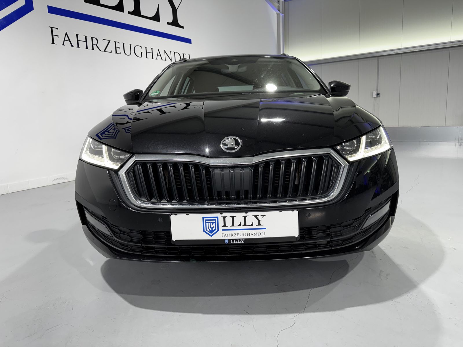 Fahrzeugabbildung SKODA Octavia 2.0 TDI*Ambition*LED-Matrix*AHK*ACC*