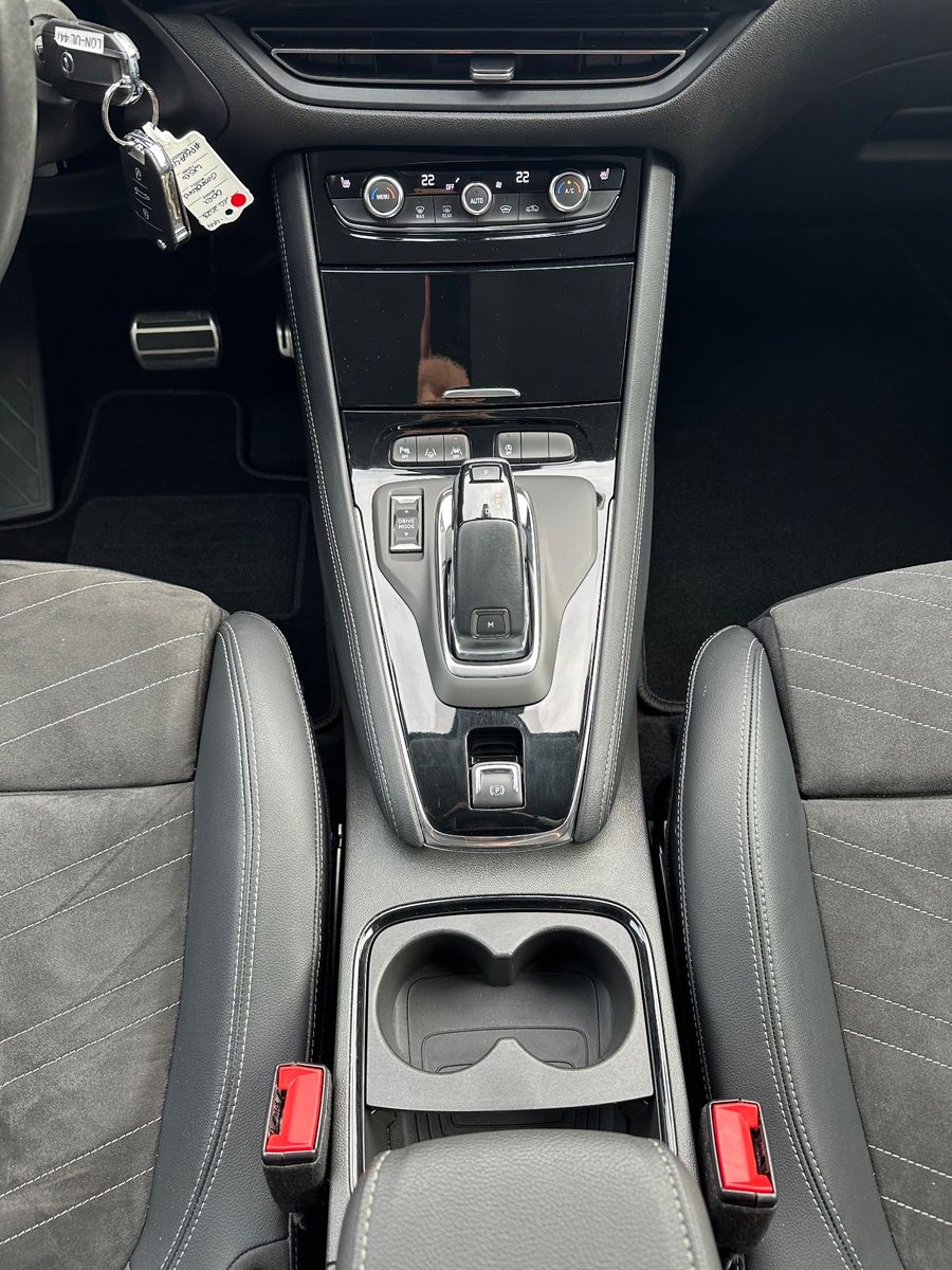 Fahrzeugabbildung Opel Grandland X 1.5 D Automatik Elegance NAV+MATRIX