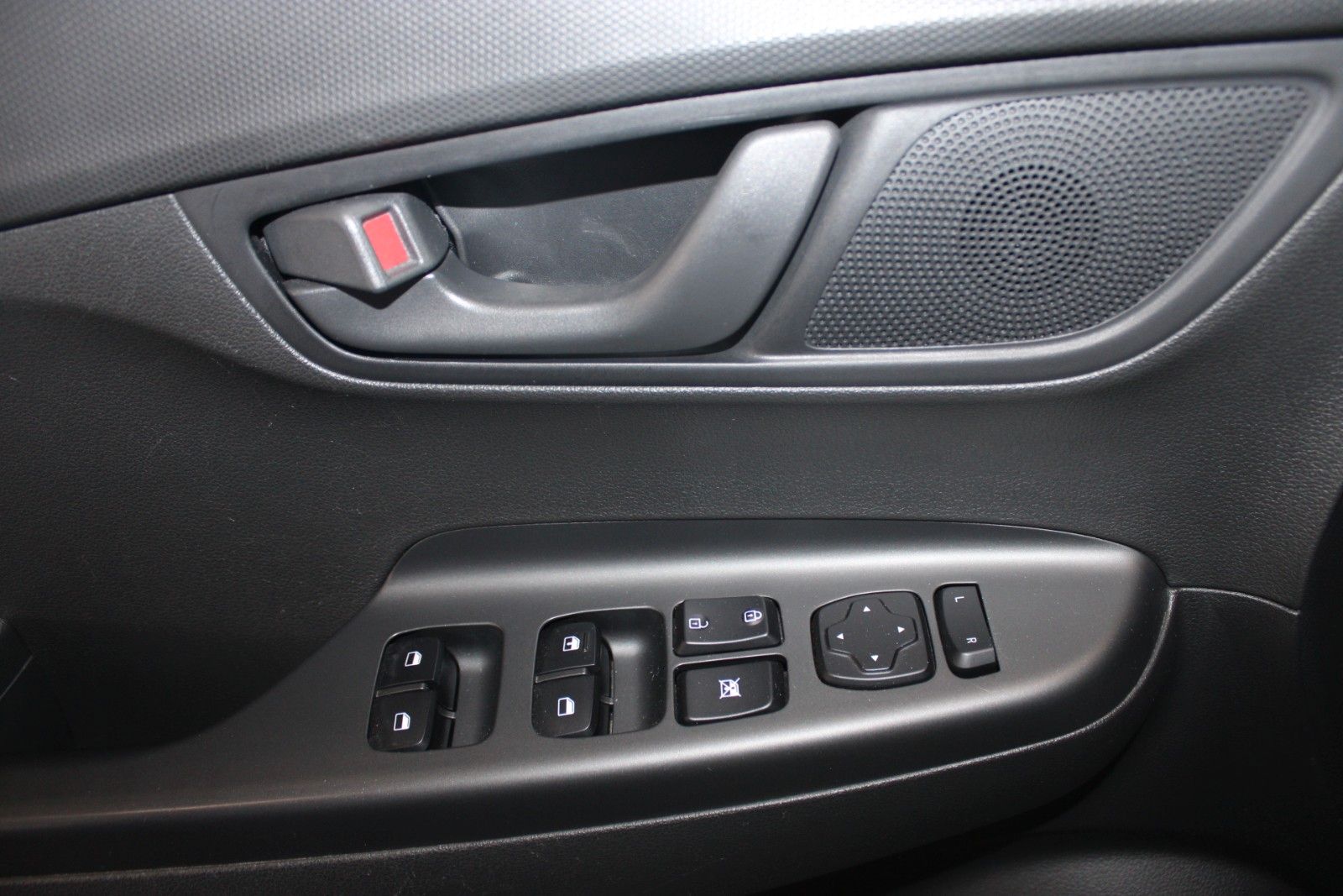 Fahrzeugabbildung Hyundai KONA 1.0 T-GDI KLIMA AHK Allwetter PDC Tempomat
