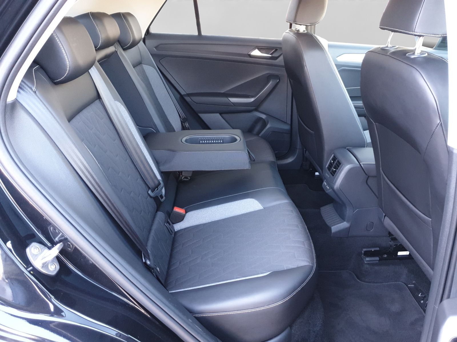 Volkswagen T-Roc - Bild 7