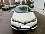 Toyota Auris 1,33-l-Dual-VVT-i, Allwetterbereifung - Toyota Auris: 33