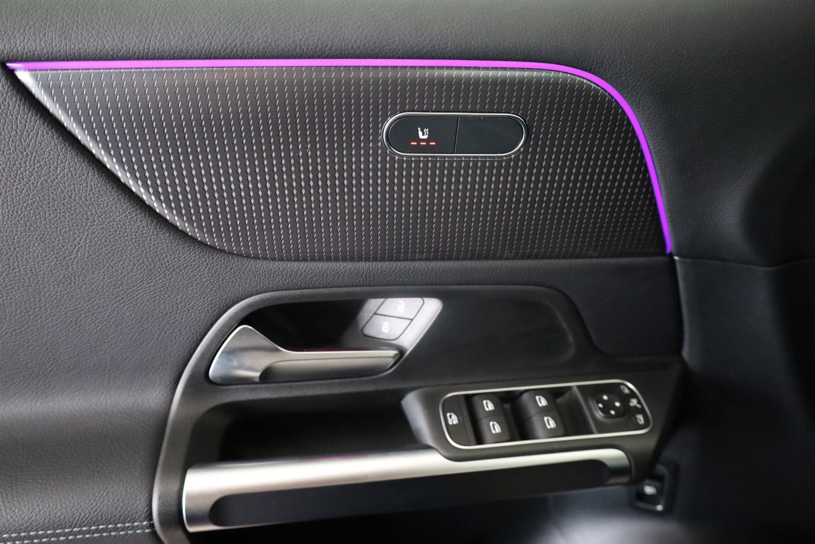 Fahrzeugabbildung Mercedes-Benz GLB 200d Progressive,Leder,Navi,LED,SH,Kamer,AHK
