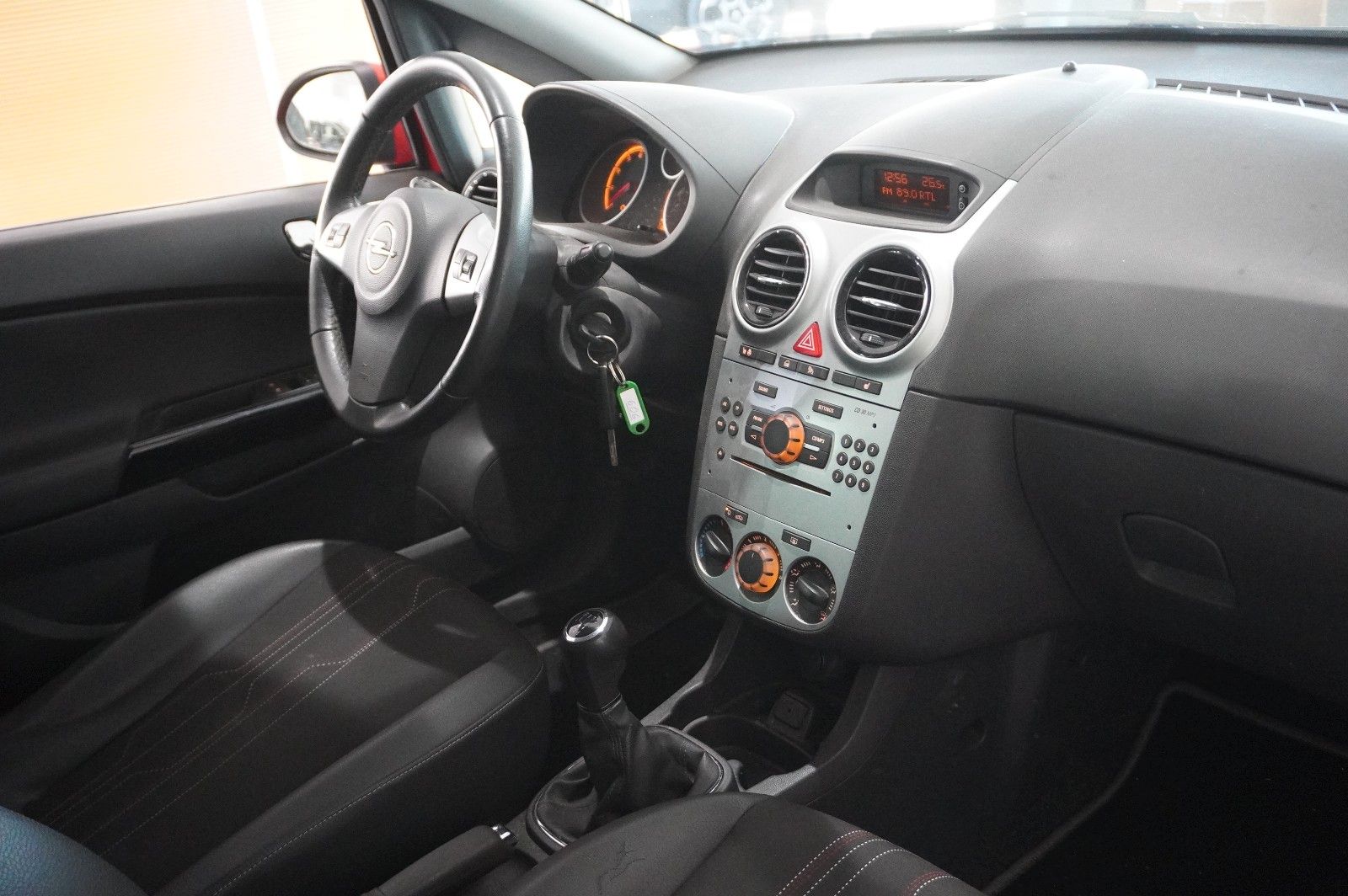 Fahrzeugabbildung Opel Corsa D 1.4 TÜR 150 JAHRE KLIMA/SHZ/TEMP./SPORT