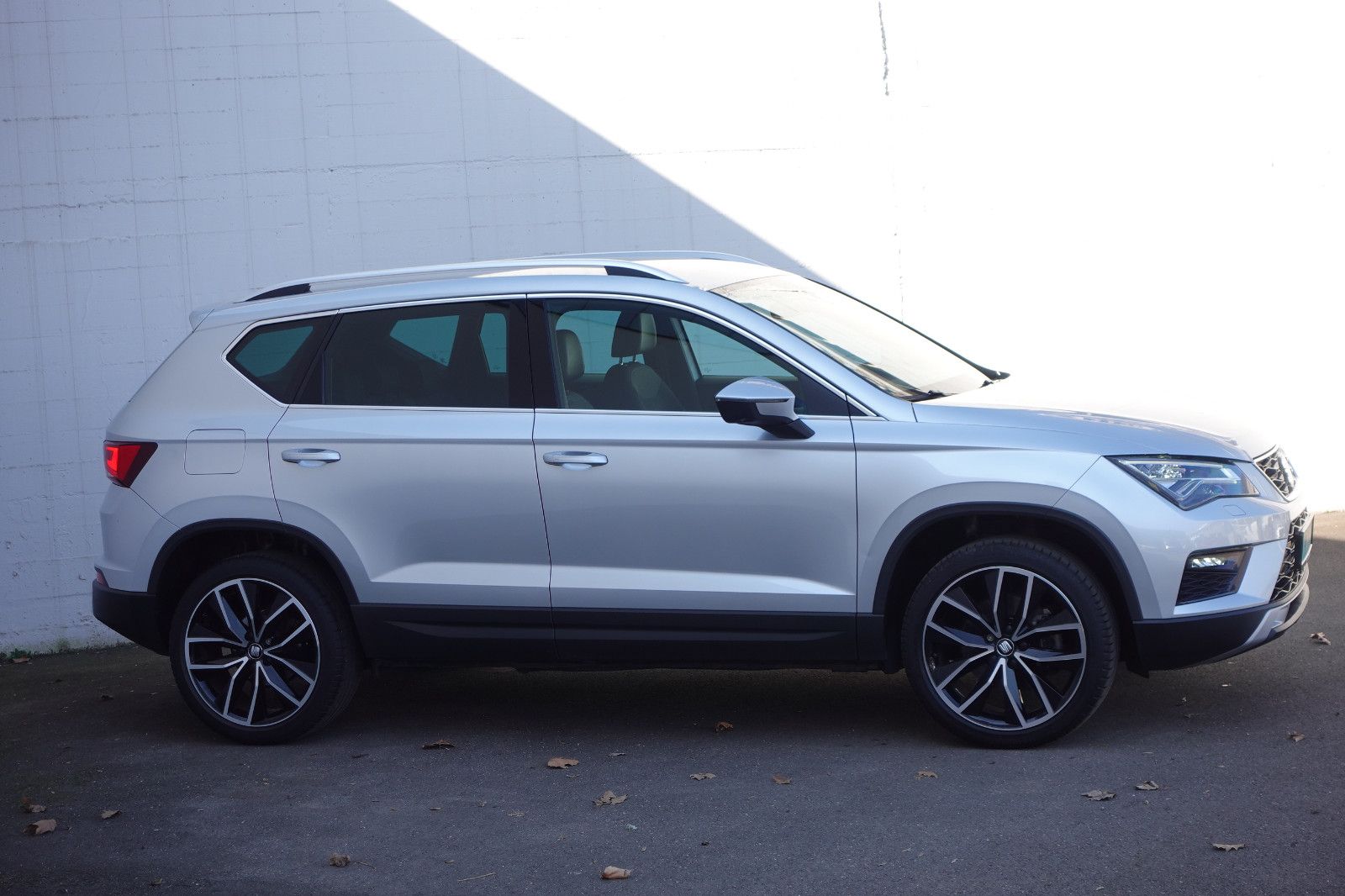 Fahrzeugabbildung SEAT Ateca 1.4TSI Xcellence AHK,Navi,SHZ,Kamera,LED