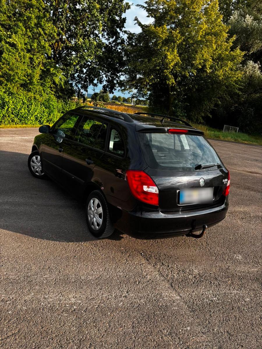 Skoda Fabia 2010 — engine 86 HP (63kW)