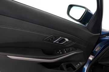 BMW 320d xDrive Touring M-Lenkrad HUD ACC RFK AHK17"