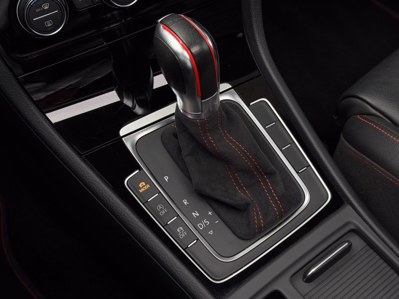 Volkswagen Golf VII Lim. GTI Clubsport*DYNAUDIO*PANO*LEDER*