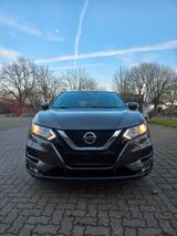 Nissan Qashqai 1.3 DIG-T Acenta NAVI+KAMERA+DAB+APP - Nissan Qashqai mit Benzin-Antrieb: Limousine