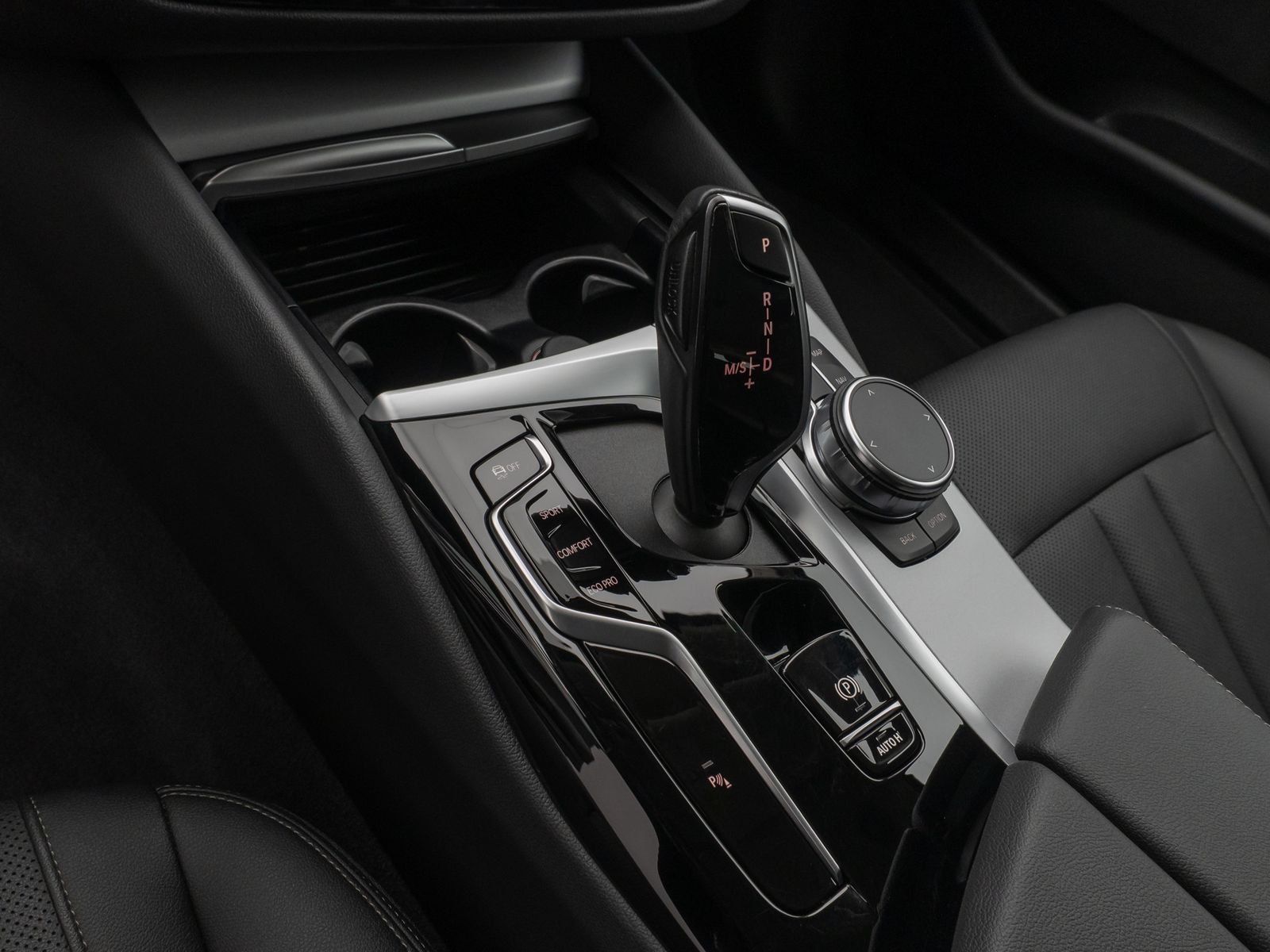 Fahrzeugabbildung BMW 520i PDC DAB CockPitPro Sitzhzg Alarm LED Leder