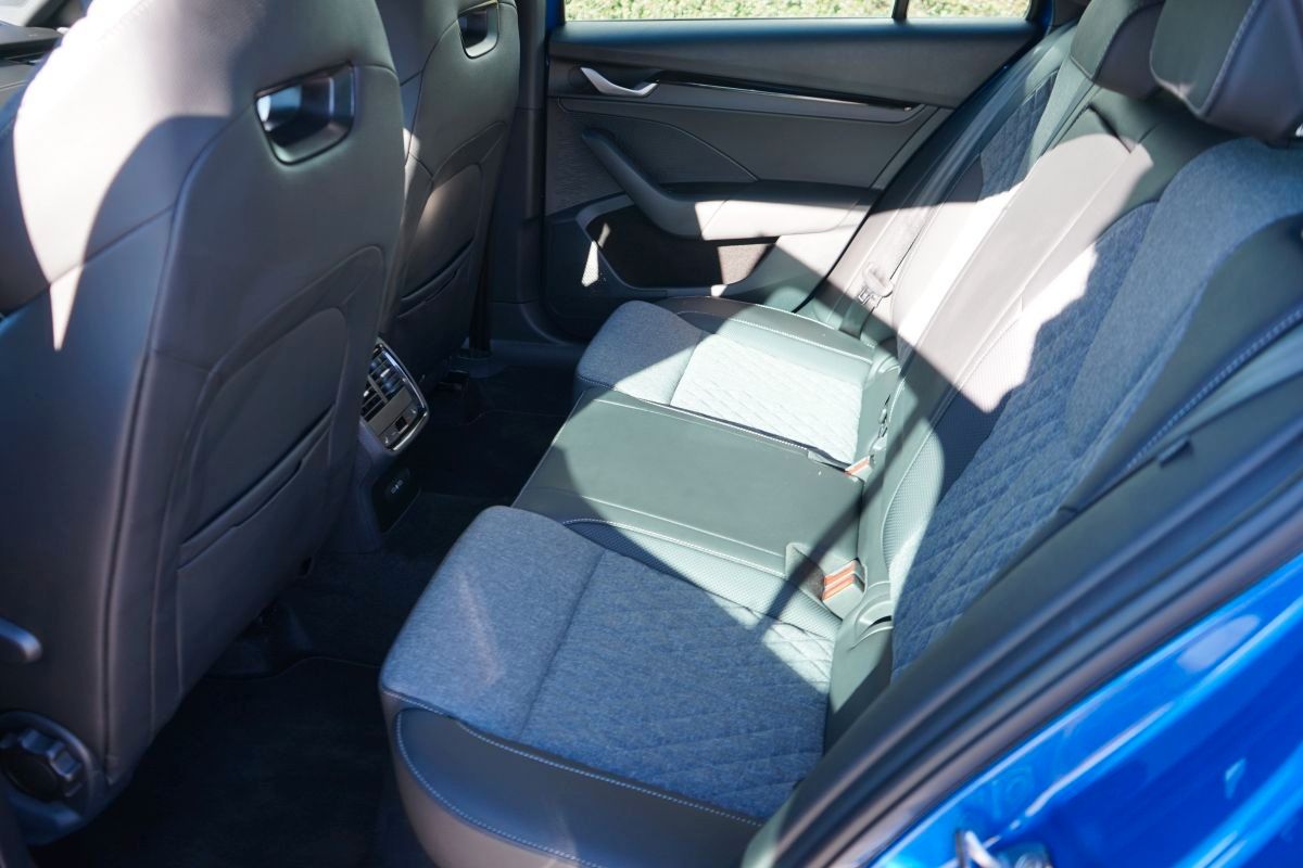 Fahrzeugabbildung SKODA Octavia Combi 1.5 TSI mHEV Sportline Exklusive
