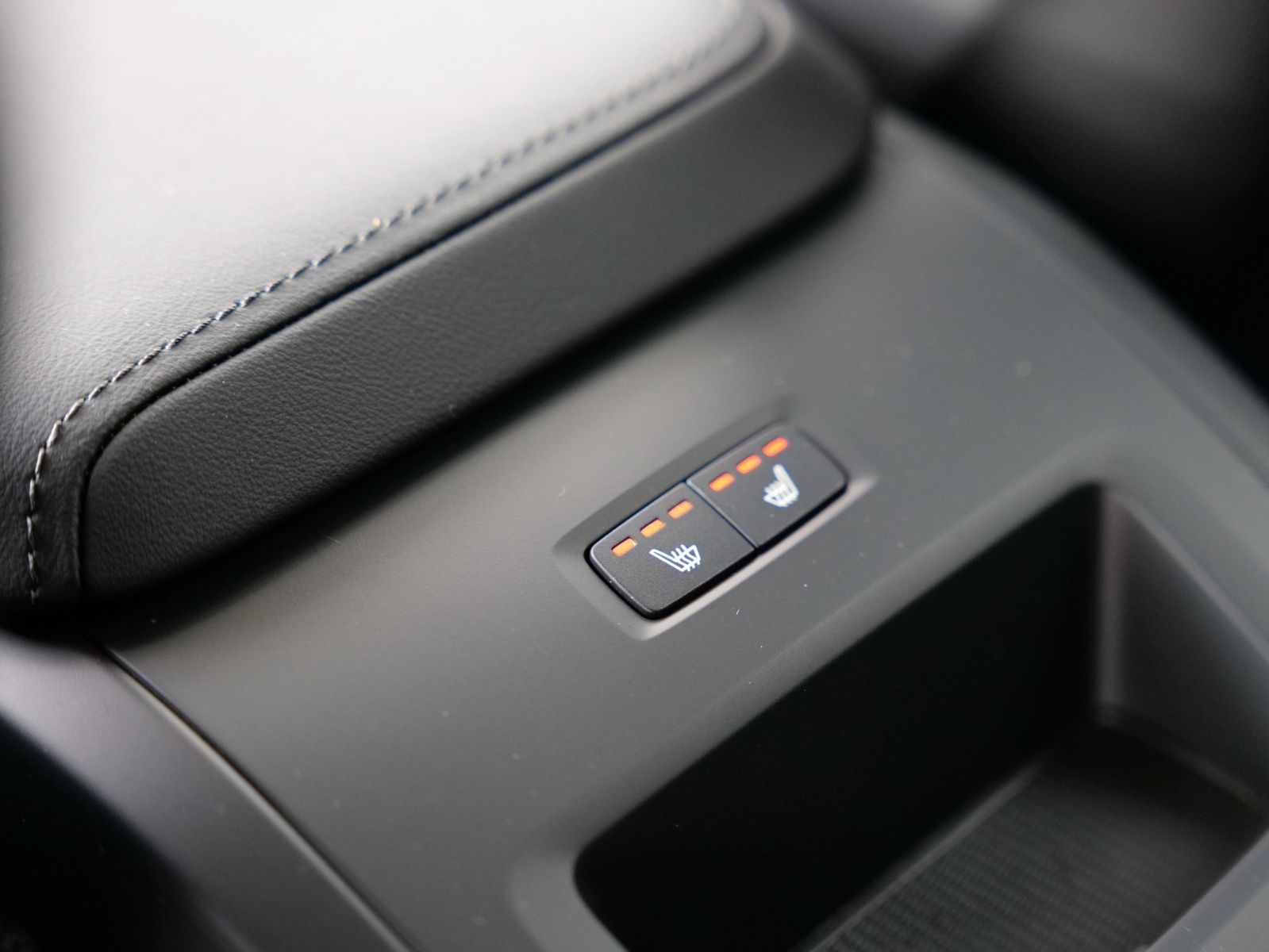 Volvo V60 B4 Core LEDER NAVI ACC 4xSHZ KEYLESS PDC CAM foto 25