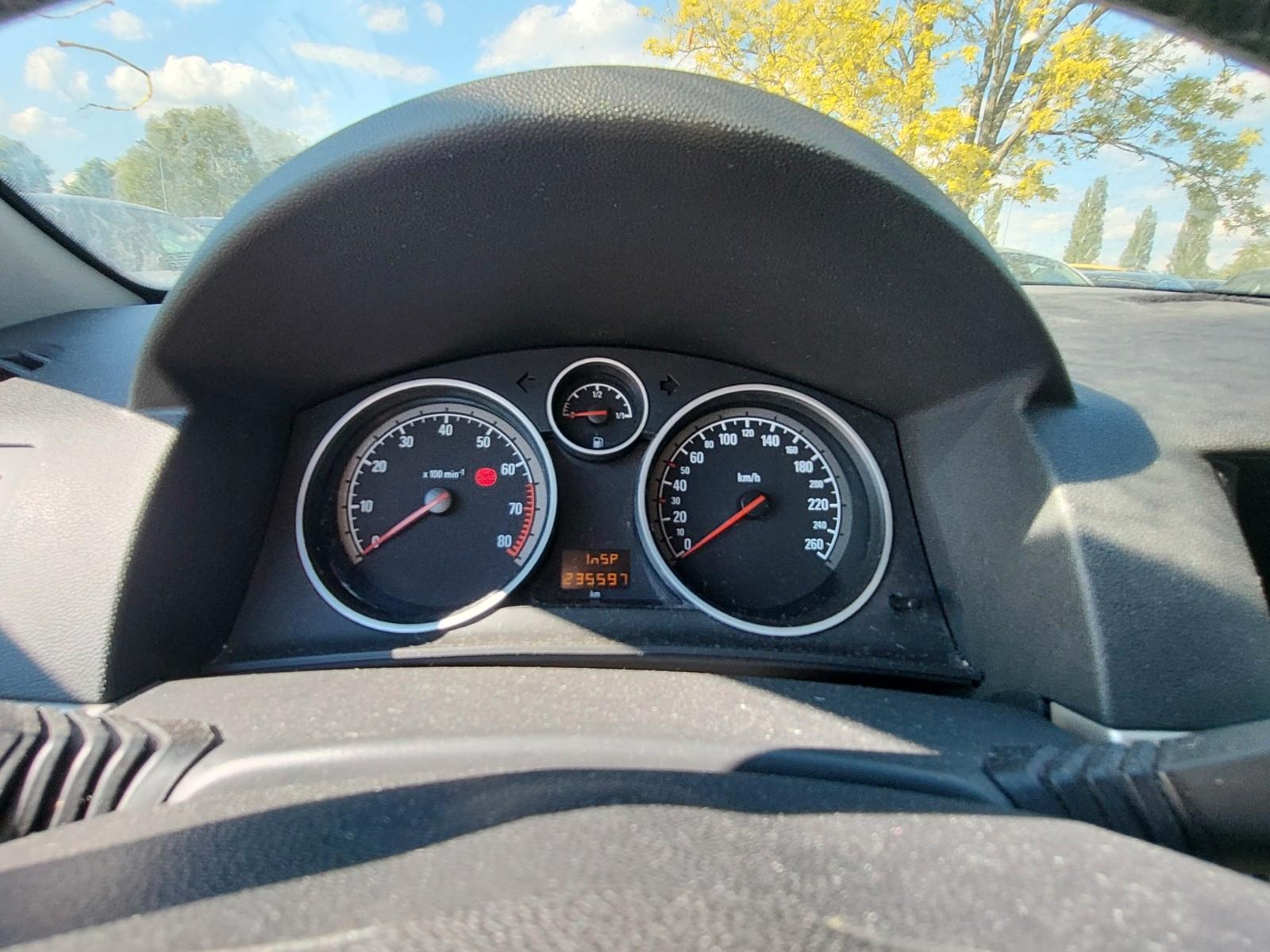 Opel Astra 2008 — photo 7