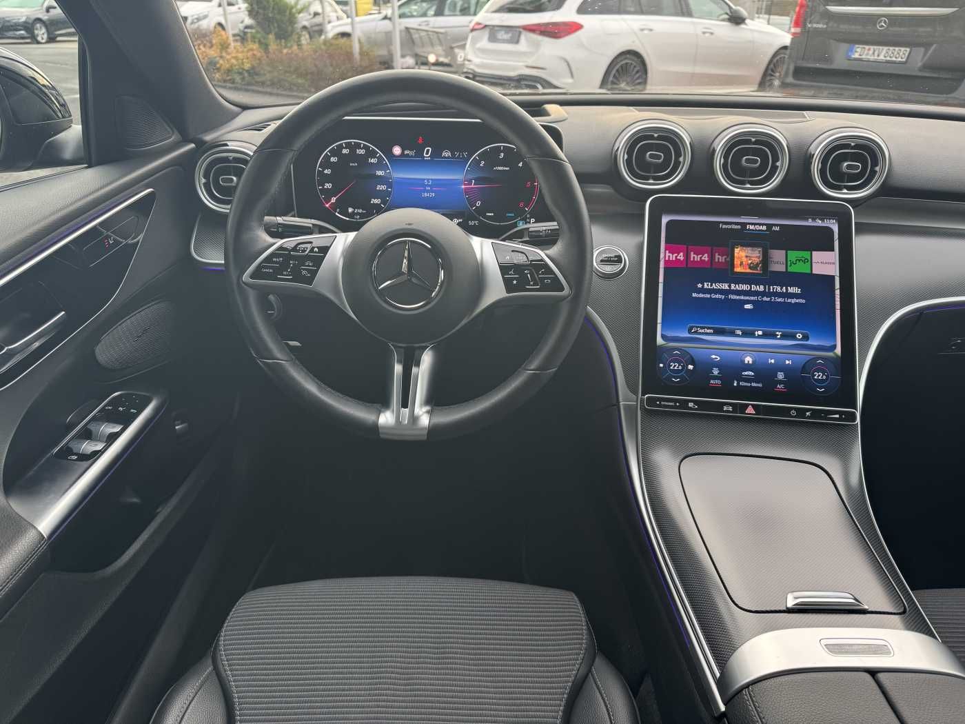 Fahrzeugabbildung Mercedes-Benz C 300d 9G AMG19'+Avantgarde+Distr+Digital +Ambie