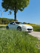 Nissan 370Z / 3.7L V6 / Manuell / TÜV NEU - Nissan 370Z aus 2010