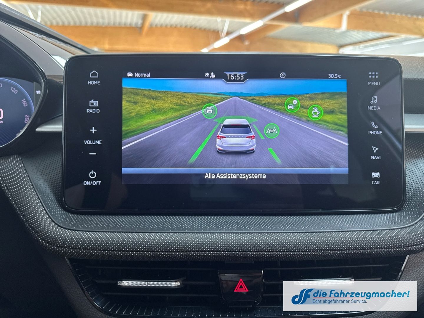 Fahrzeugabbildung SKODA Fabia Tour Automatik Navi DigiCockpit LED Apple