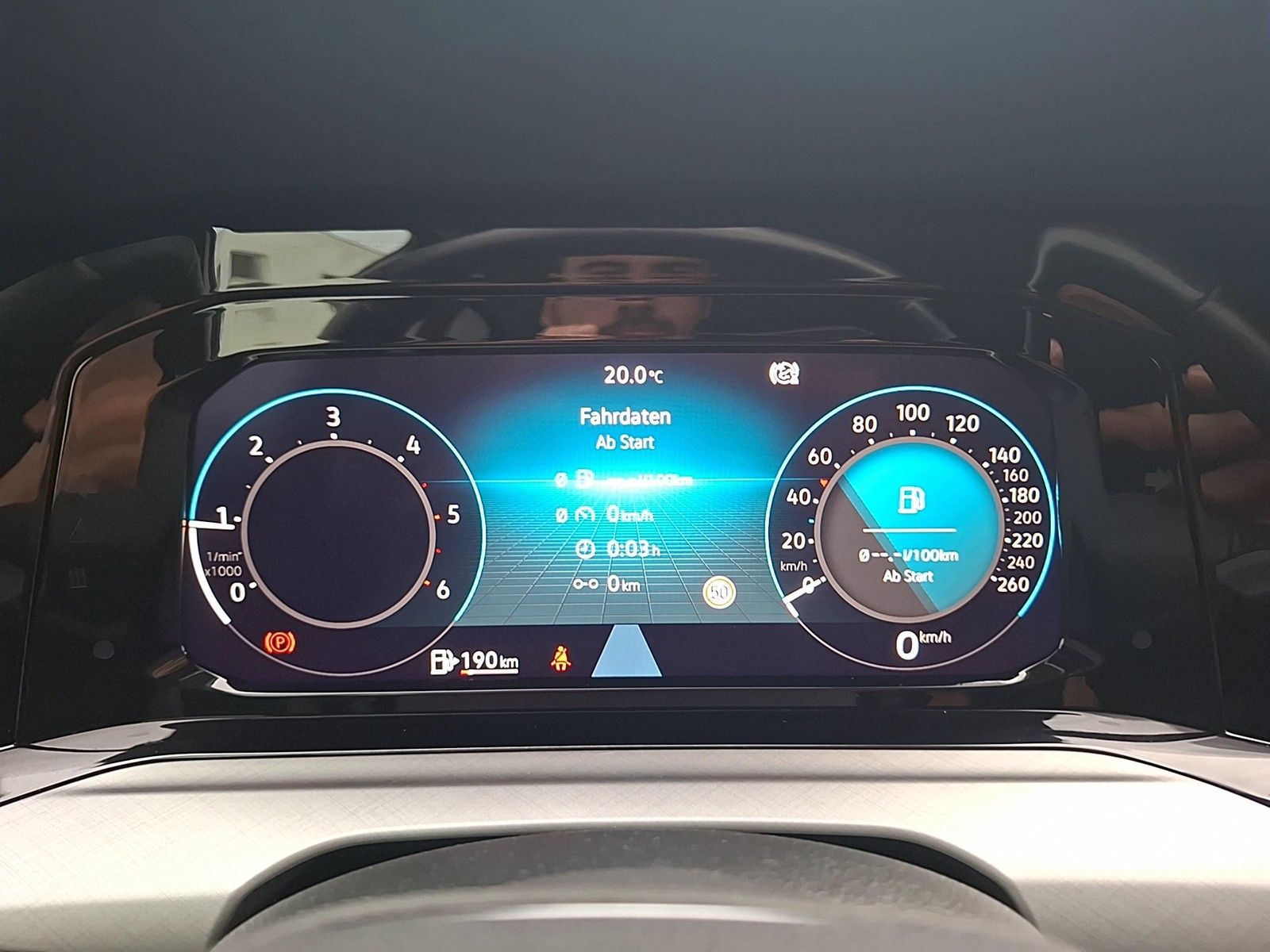 Fahrzeugabbildung Volkswagen Golf VIII TDI Life LED AHK Navi AID ACC PDC SHZ