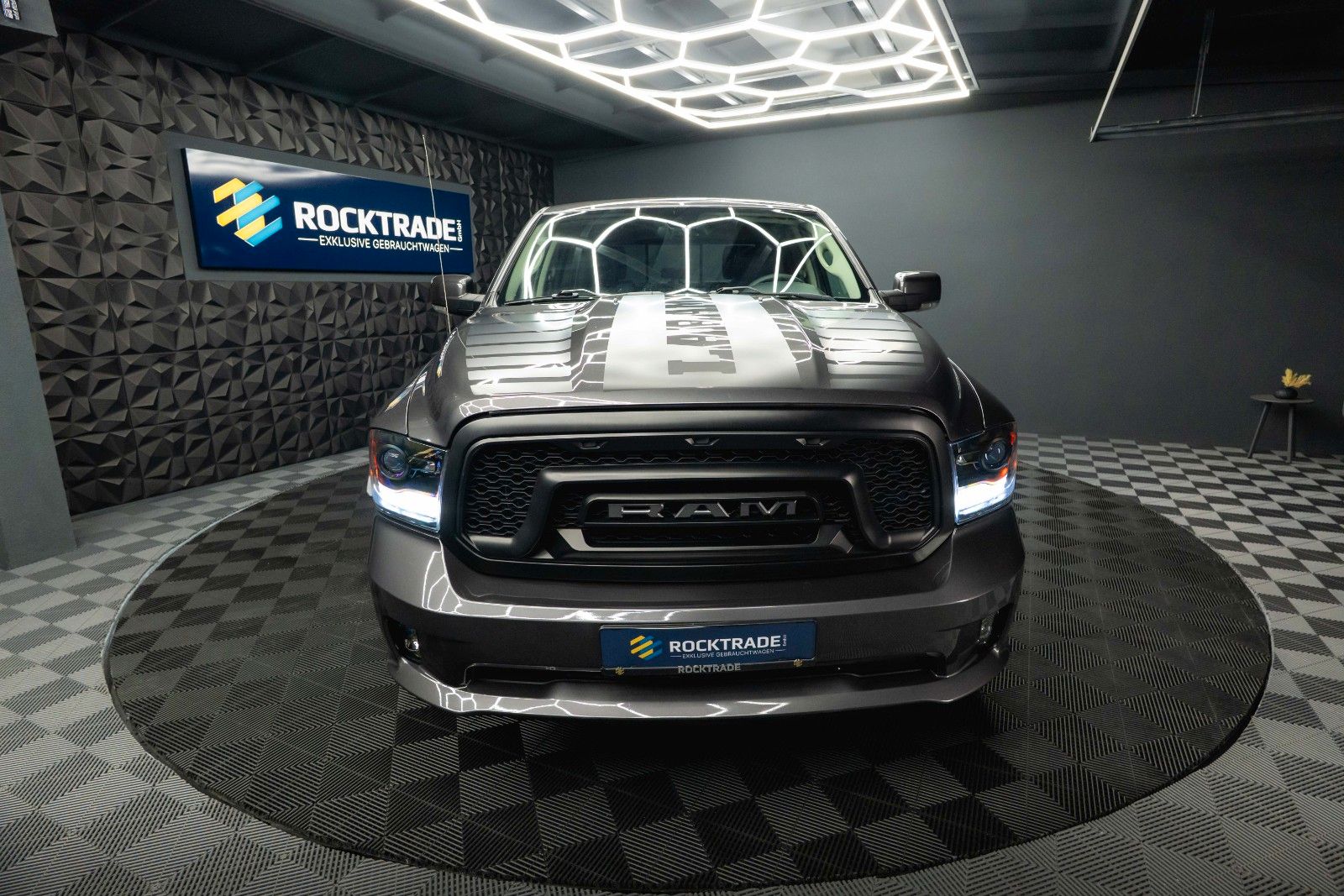 Fahrzeugabbildung Dodge RAM 5.7 V8 HEMI 4x4 Sport LARAMIE NightPaket 19%