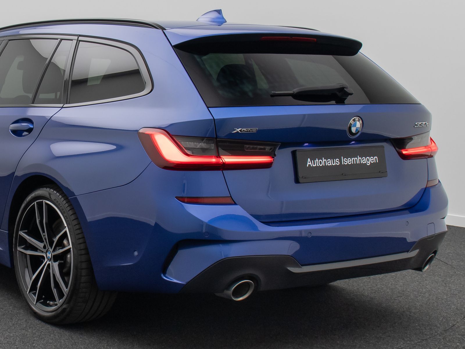 Fahrzeugabbildung BMW 330e xD M Sport Kamera DAB Laser HUD Panoram 19"