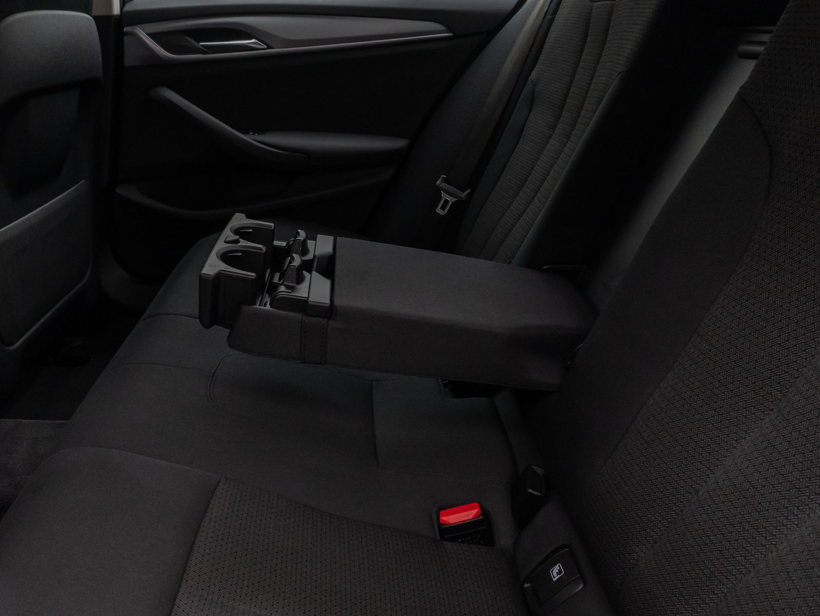 Fahrzeugabbildung BMW 530i Lim.DAB CockPitPro PDC Sitzhzg Alarm LED