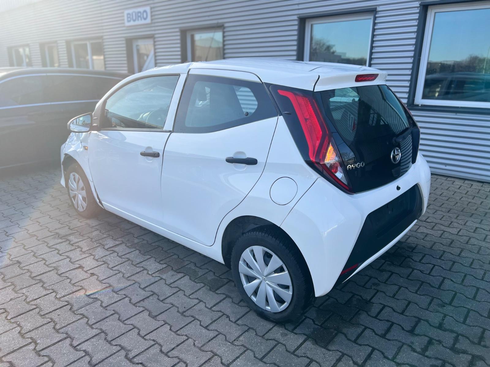 Toyota Aygo AYGO x    >>> erst 7268km! <<<