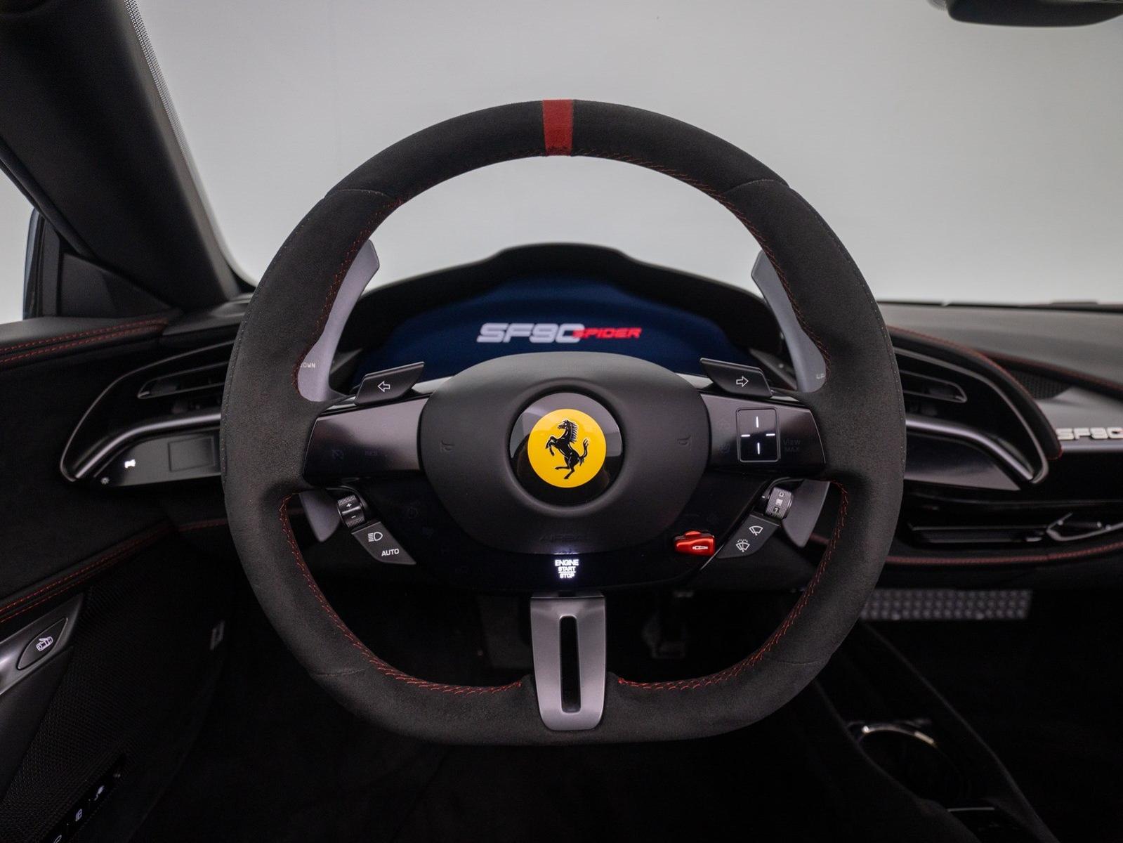 Ferrari SF90 Spider