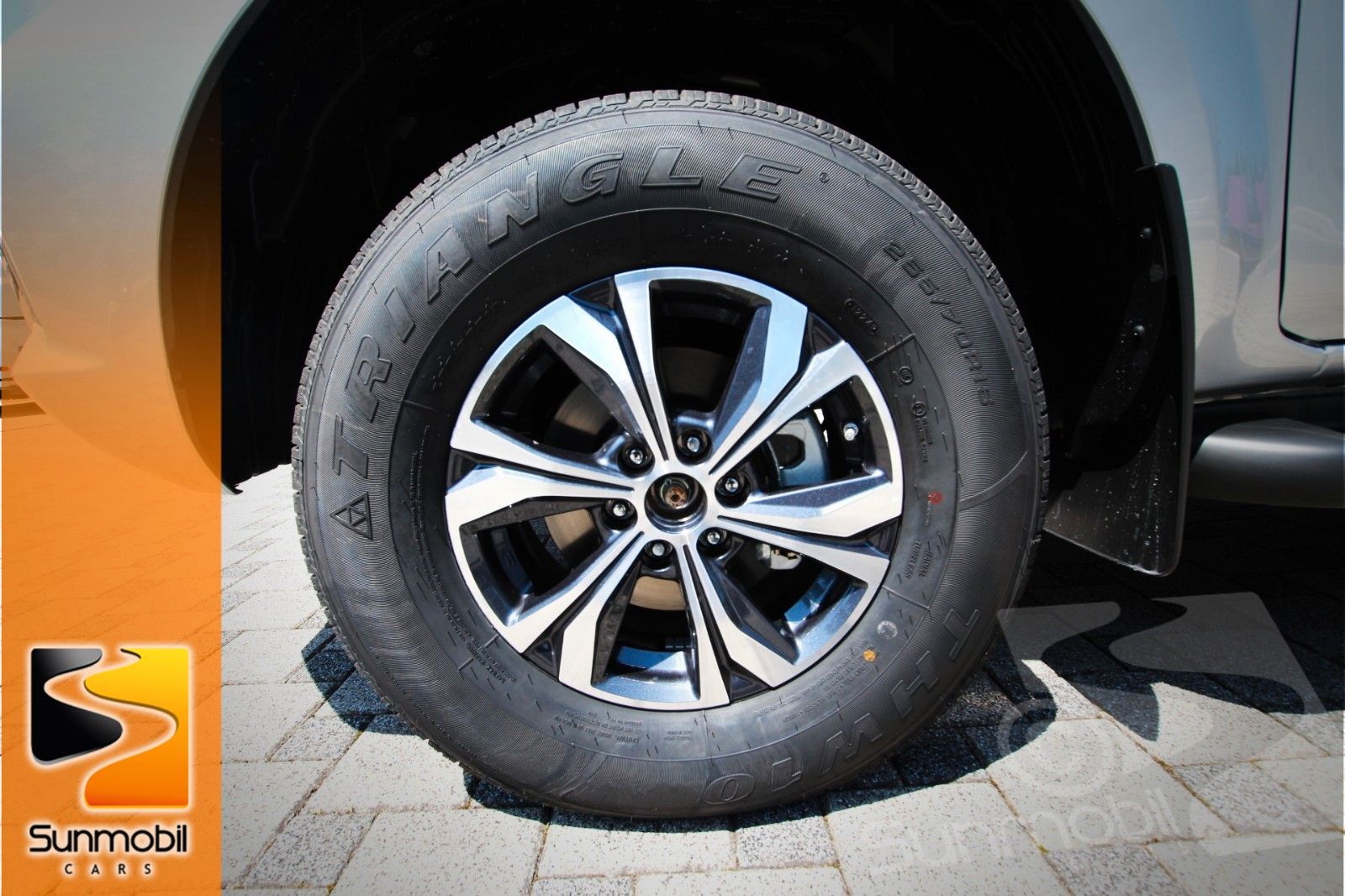 Fahrzeugabbildung DFSK Rich 6 Diesel 8 Gang Automatik ZF 4x4