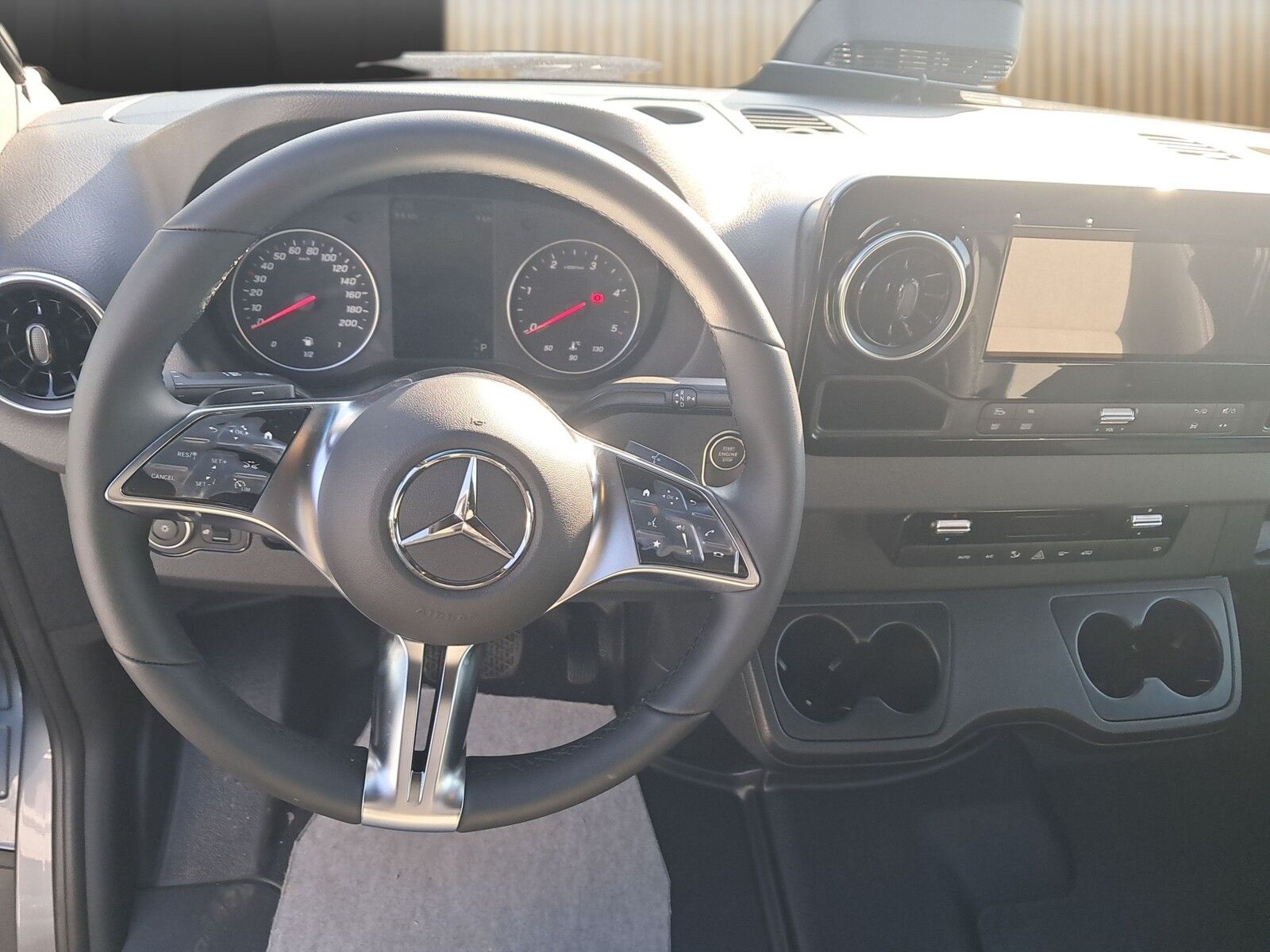 Fahrzeugabbildung Pössl Roadstar X Mercedes 190 PS Solar, Dachklima,