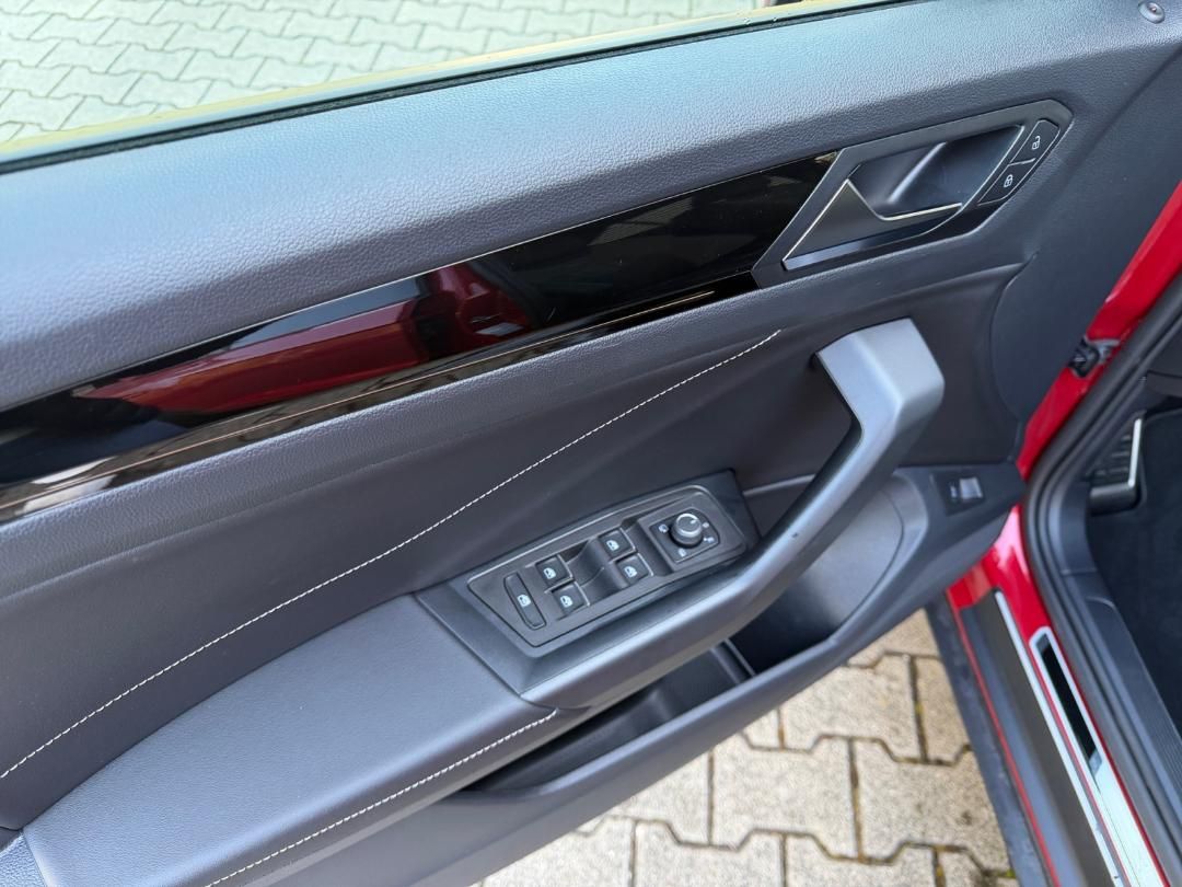T-ROC 1,5 TSI DSG R-Line Matrix Navi AHK 19" Kam