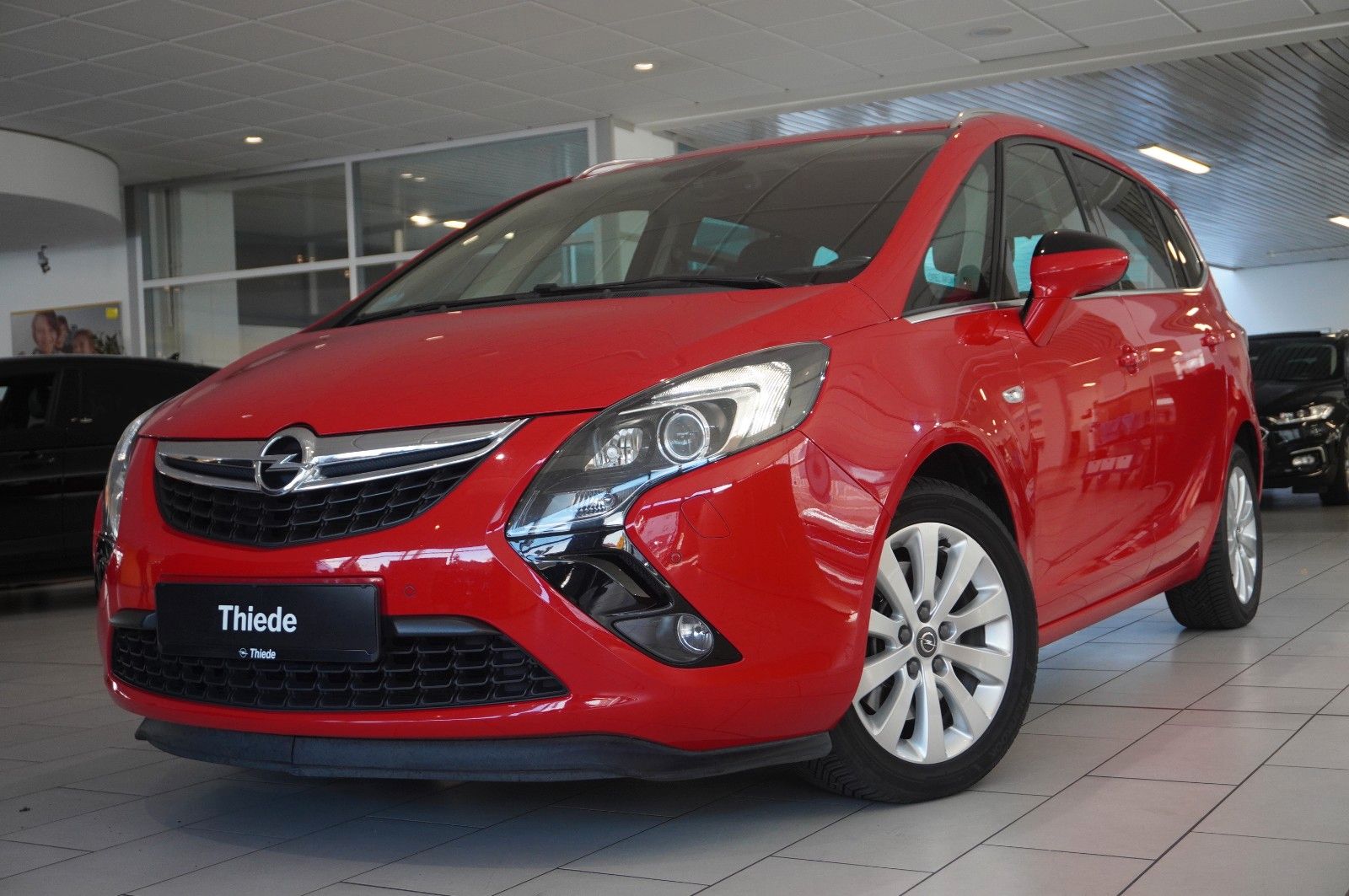Fahrzeugabbildung Opel Zafira C Tourer 1.6T INNO. 7-SITZ NAVI/SHZ/SPORT