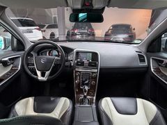 VOLVO XC60 Summum AWD*PANO*LEDER*CAM*LED*NAVI*ACC*MEMO