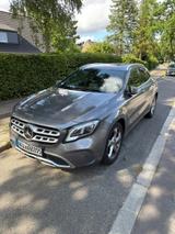 Mercedes-Benz GLA 250 4MATIC DCT - - Mercedes-Benz GLA 250 von privat