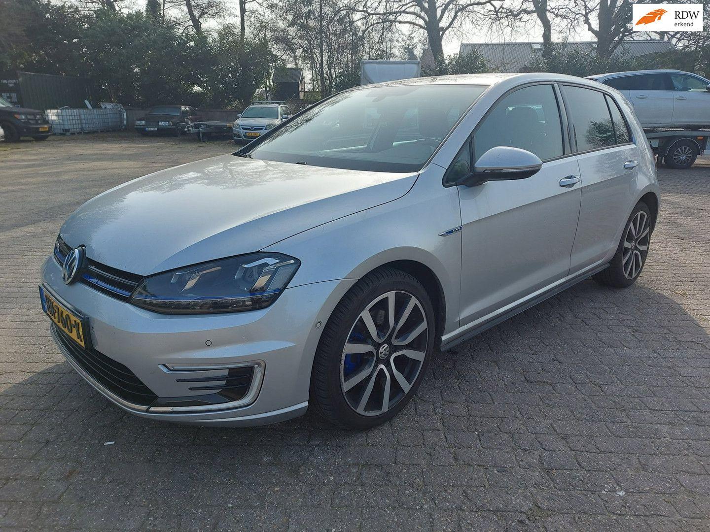 Volkswagen Golf 1.4 TSI GTE Hybrid, 55kw, panorama