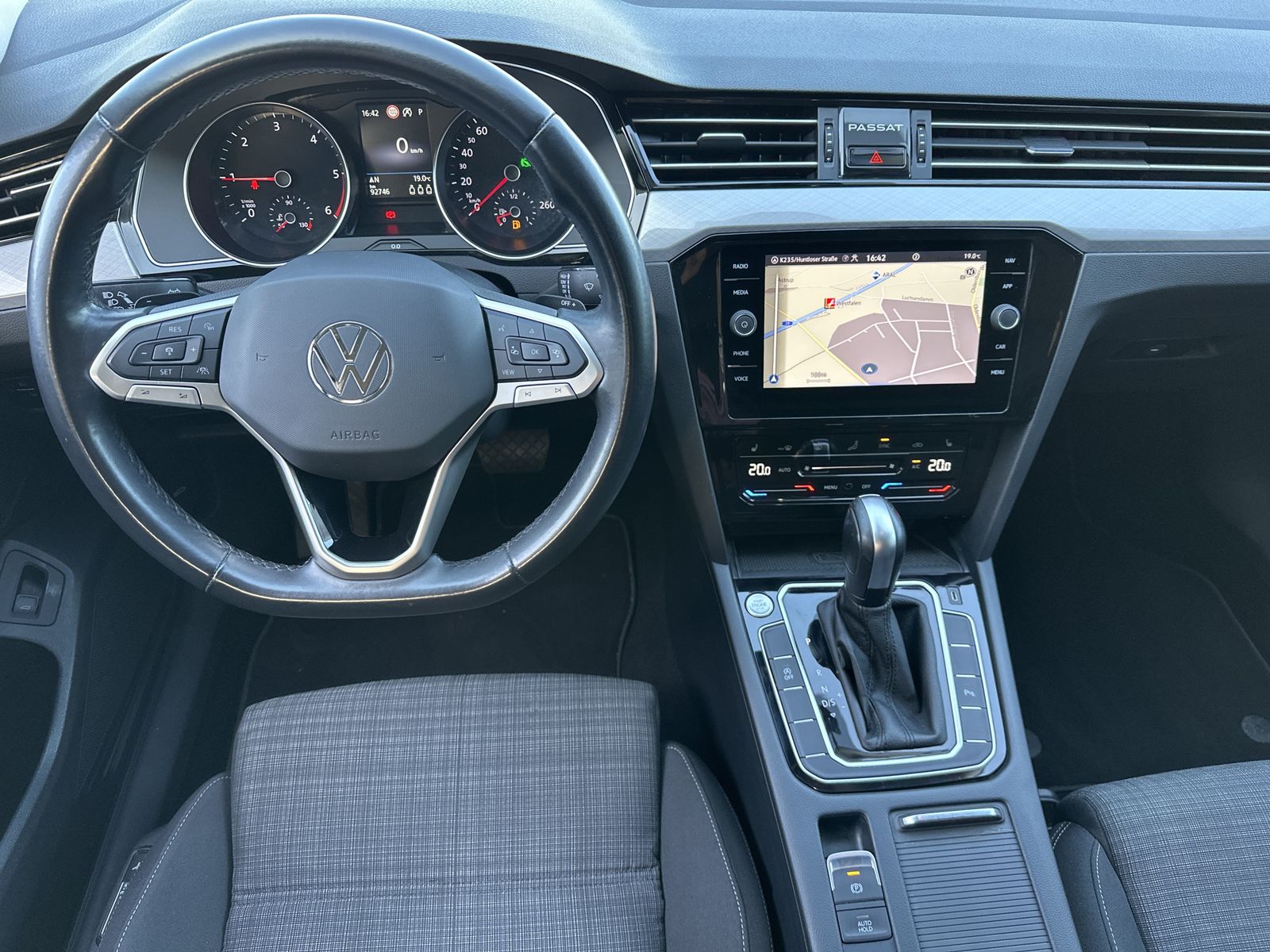 Fahrzeugabbildung Volkswagen Passat Variant 2.0 TDI DSG Business NAV+LED+KAM