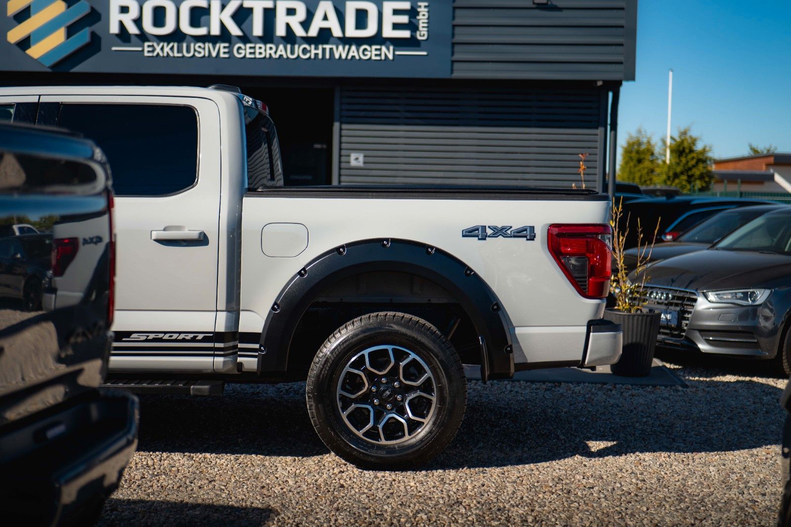Fahrzeugabbildung Ford F150 3.5L V6 PowerBoost RAPTOR Twin-Turbo 4x4