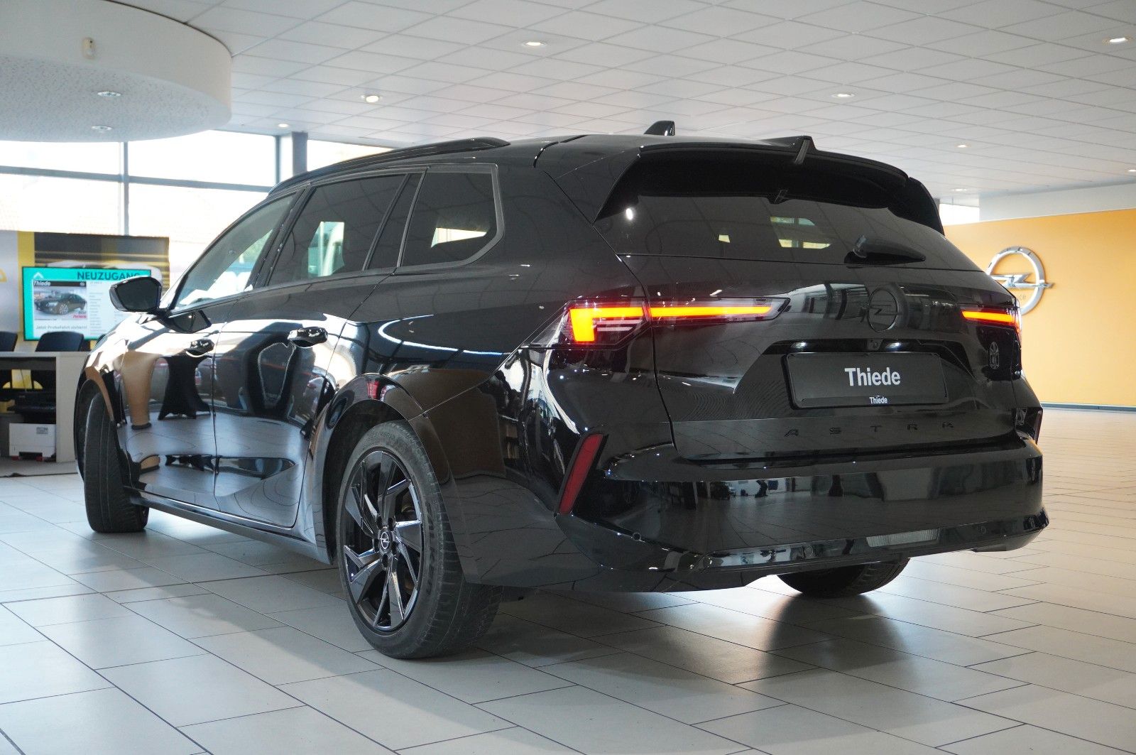 Fahrzeugabbildung Opel Astra L ST 1.2T GS LINE NAVI/LED/360°/VIRT./DAB+